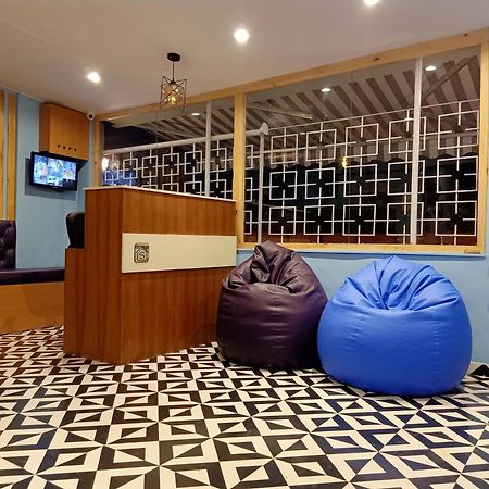 Stay Villa Hostel For Male And Female Мумбай Екстериор снимка
