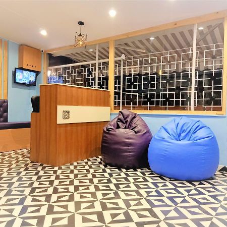 Stay Villa Hostel For Male And Female Мумбай Екстериор снимка