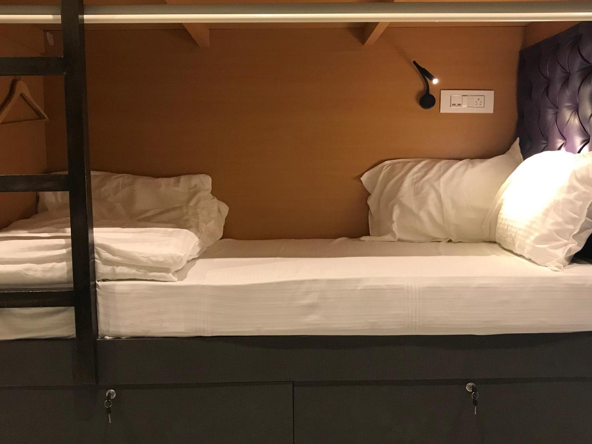 Stay Villa Hostel For Male And Female Мумбай Екстериор снимка