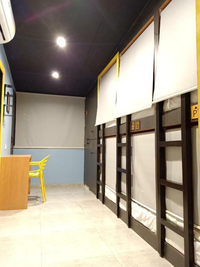 Stay Villa Hostel For Male And Female Мумбай Екстериор снимка