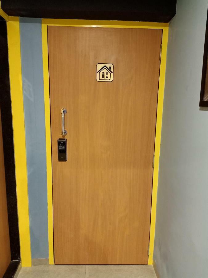 Stay Villa Hostel For Male And Female Мумбай Екстериор снимка