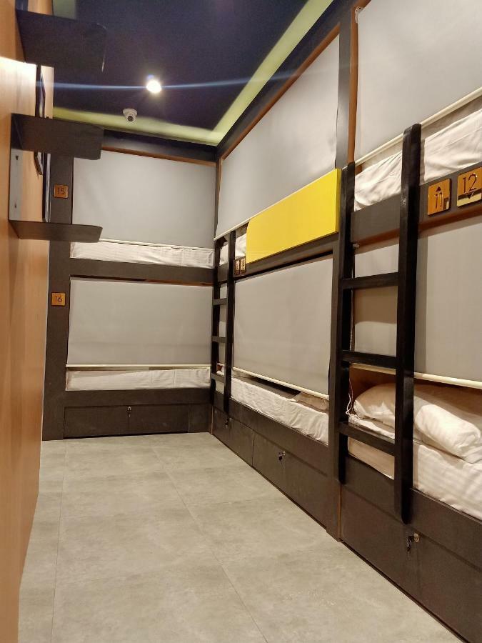 Stay Villa Hostel For Male And Female Мумбай Екстериор снимка